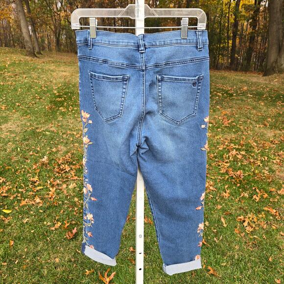 DG2 by Diane Gilman Women's Jeans Boho Floral Embroidered size 8 Petite - Picture 2 of 16